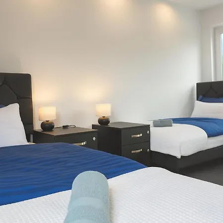 Leta Homes - Komfortables Gaestehaus - Eigene Parkplaetze & Traumterrasse Διαμέρισμα