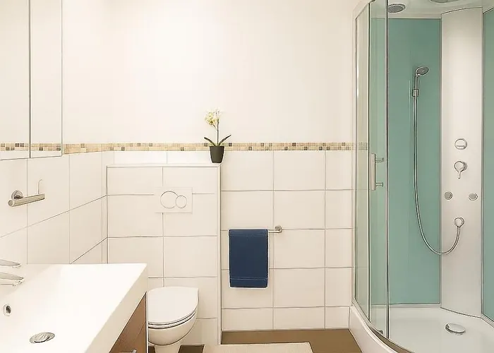 Leta Homes - Komfortables Gaestehaus - Eigene Parkplaetze & Traumterrasse Διαμέρισμα Στράουμπινγκ