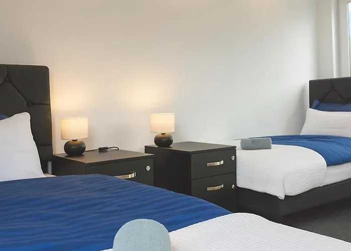 Leta Homes - Komfortables Gaestehaus - Eigene Parkplaetze & Traumterrasse Διαμέρισμα