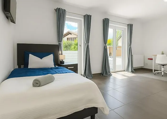 Leta Homes - Komfortables Gaestehaus - Eigene Parkplaetze & Traumterrasse Διαμέρισμα *