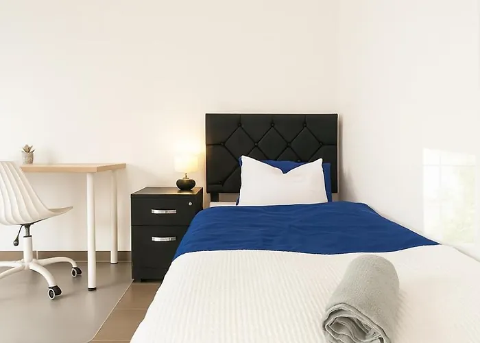 Leta Homes - Komfortables Gaestehaus - Eigene Parkplaetze & Traumterrasse Διαμέρισμα