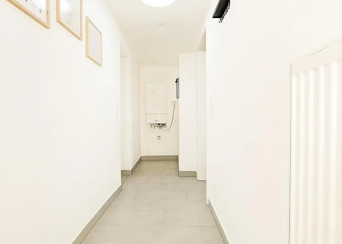 Leta Homes - Komfortables Gaestehaus - Eigene Parkplaetze & Traumterrasse * Στράουμπινγκ