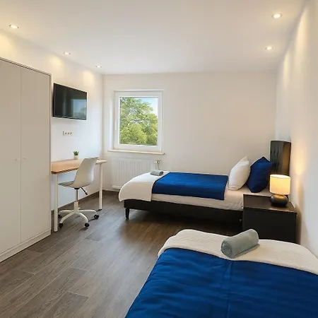 Leta Homes - Komfortables Gaestehaus - Eigene Parkplaetze & Traumterrasse アパート *